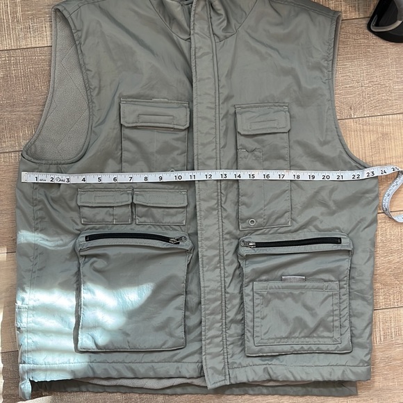 Gap light gray utility vest fleece lining zipper and Velcro close pockets L - Picture 13 of 13